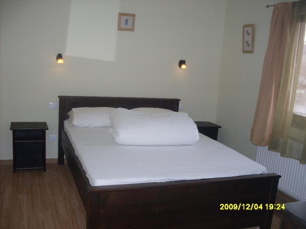 Casa Oana Hotel Jászvásár Kültér fotó
