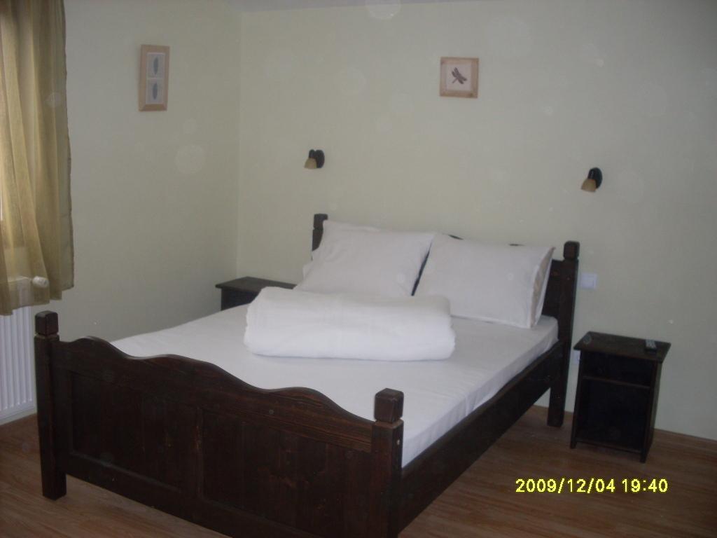 Casa Oana Hotel Jászvásár Kültér fotó